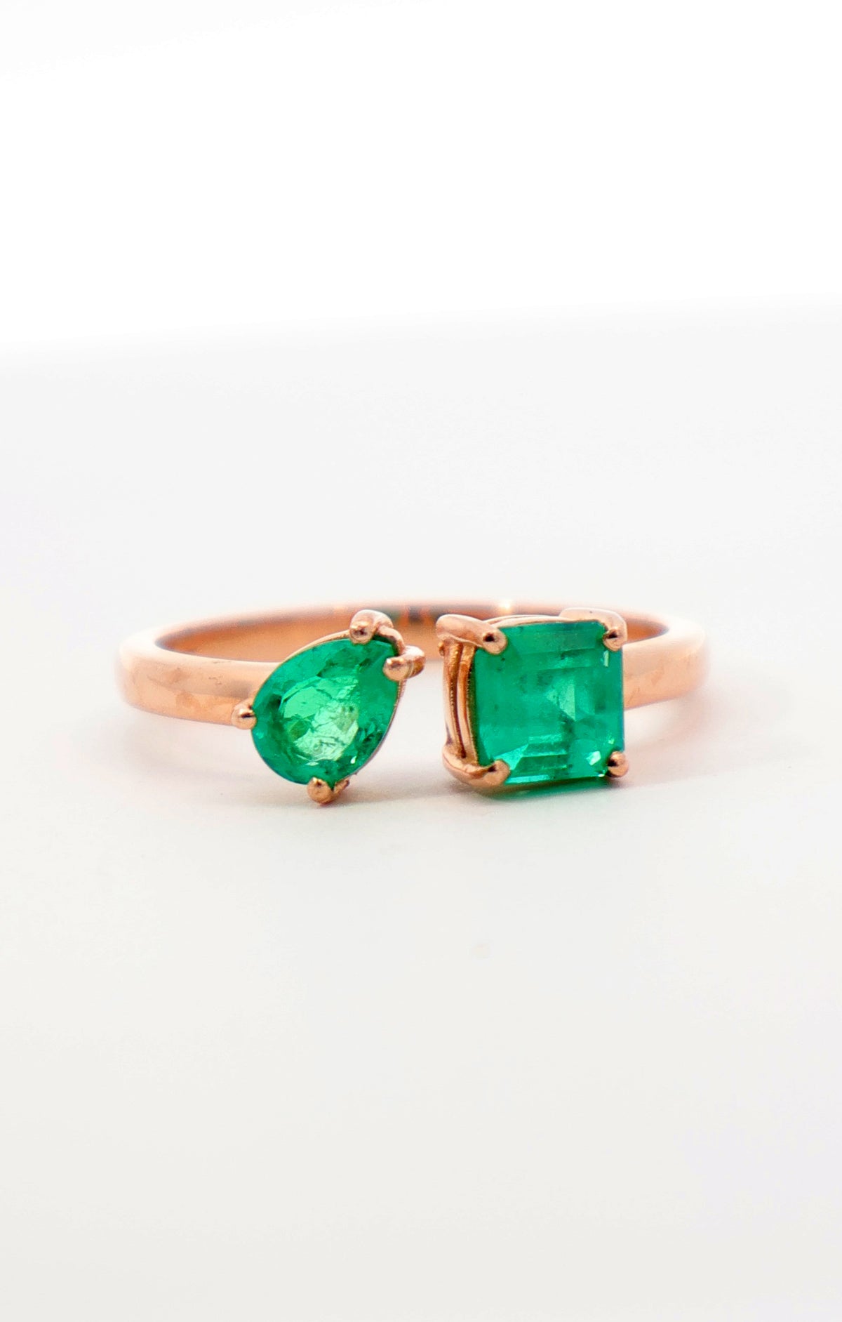 ANILLO ORO ROSA 18K TU Y YO ESMERALDAS NATURALES