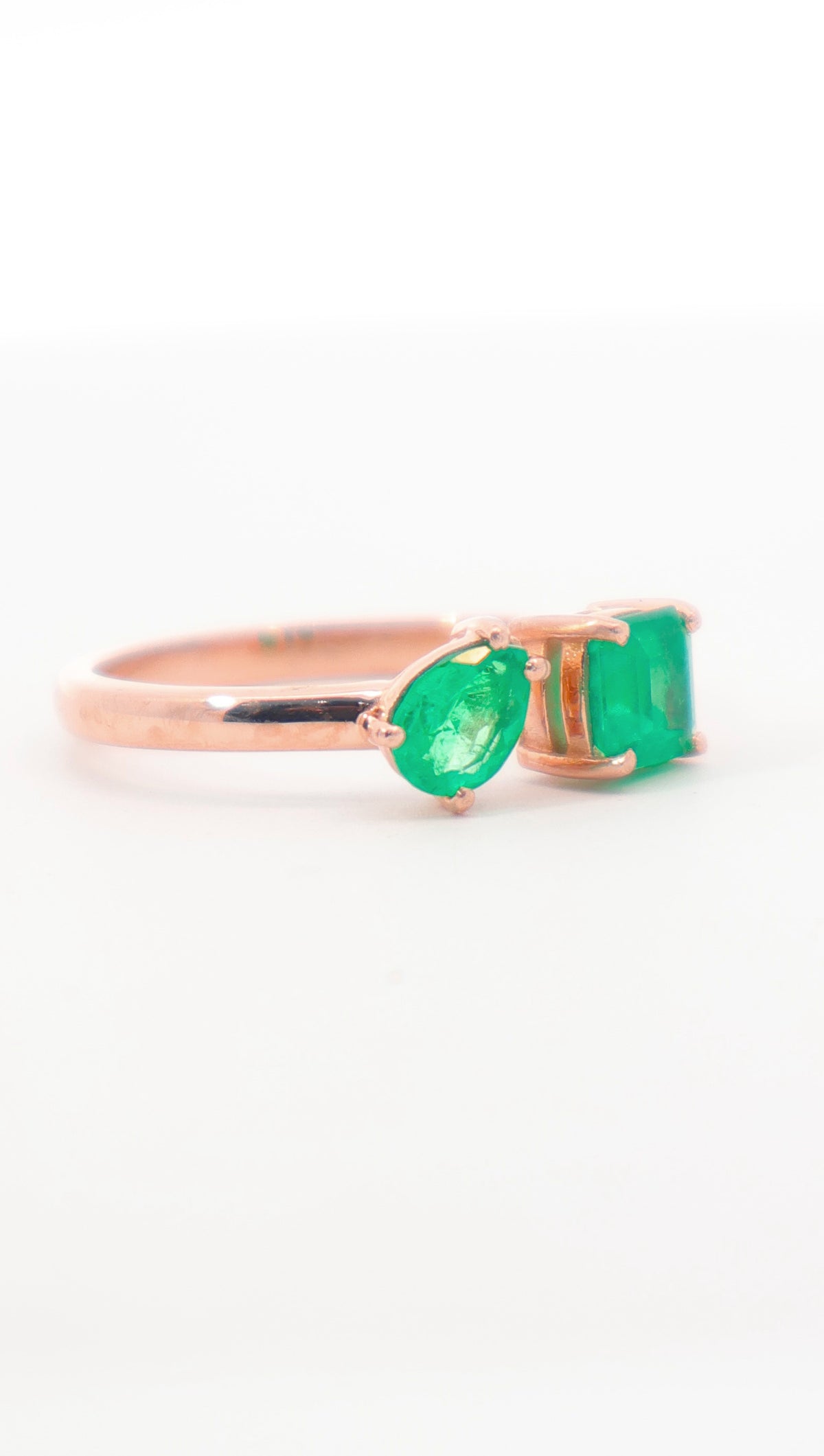 ANILLO ORO ROSA 18K TU Y YO ESMERALDAS NATURALES