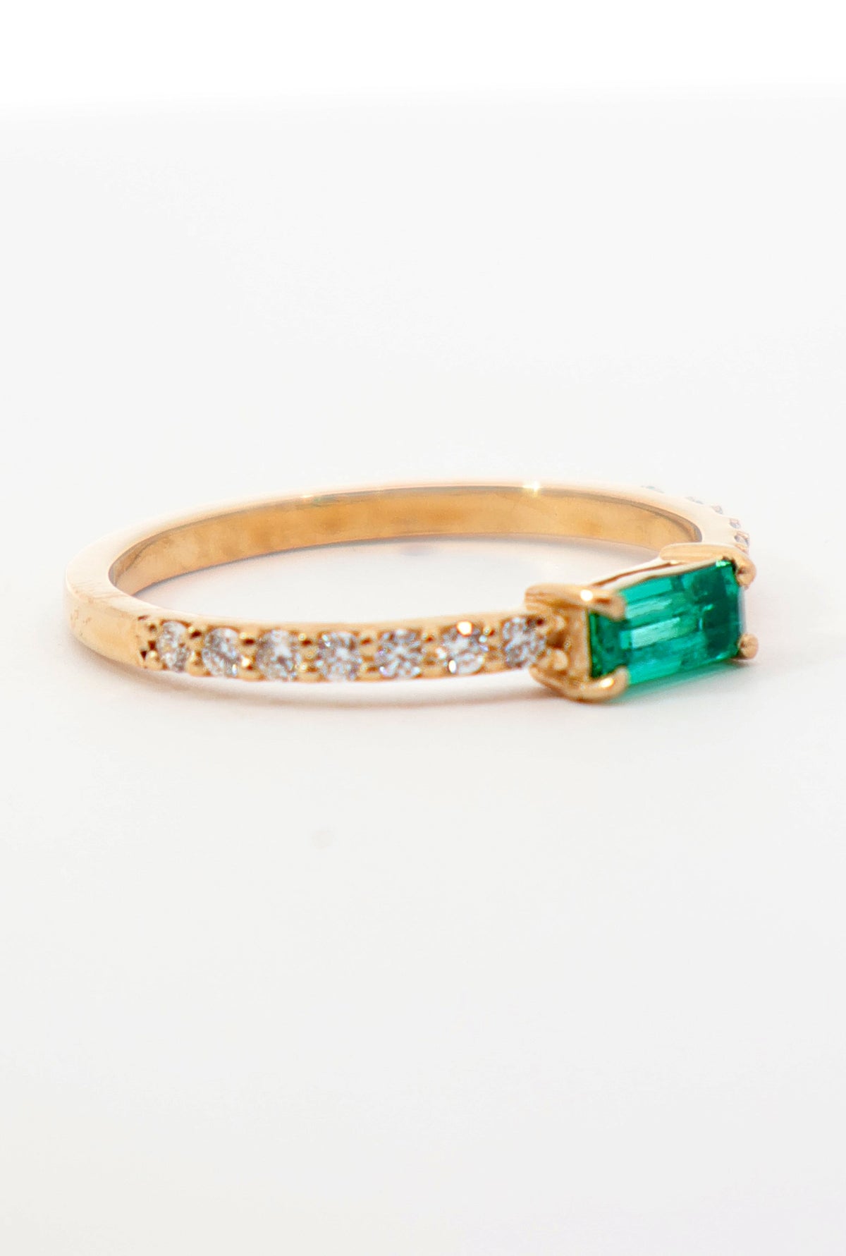 ANILLO ESMERALDA Y DIAMANTES 18K ORO AMARILLO IDEAL