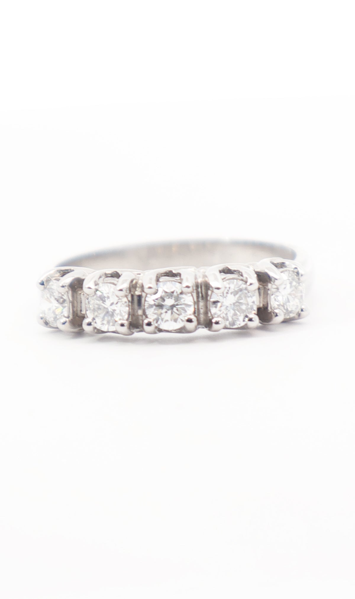 ANILLO ORO BLANCO DIAMANTES TIPO CHURUMBELLA