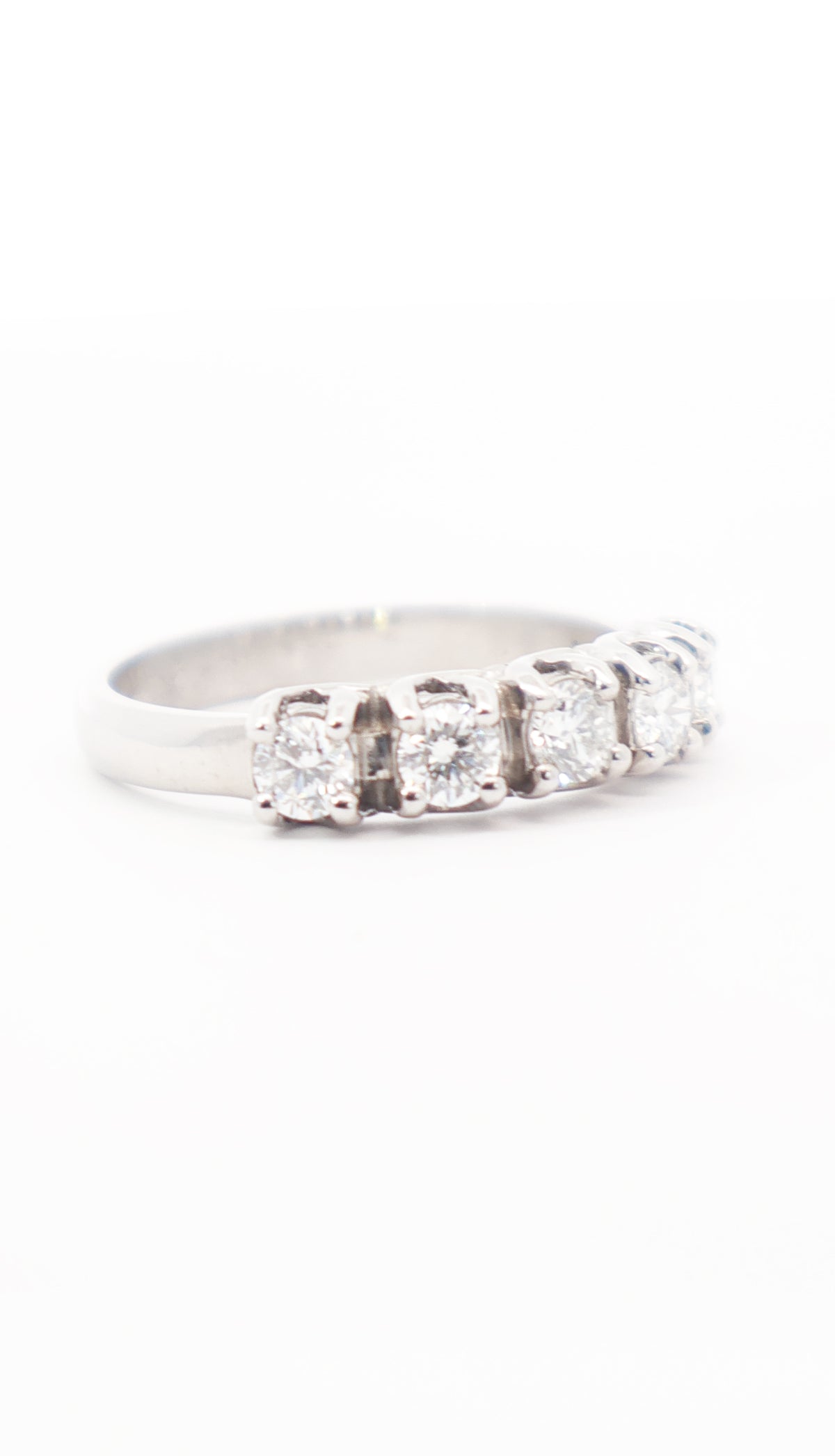 ANILLO ORO BLANCO DIAMANTES TIPO CHURUMBELLA