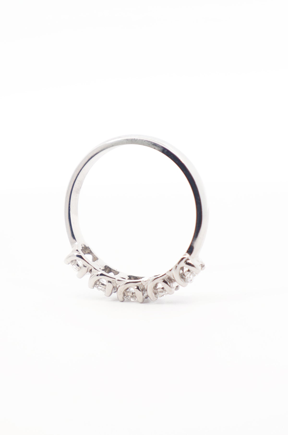 ANILLO ORO BLANCO DIAMANTES TIPO CHURUMBELLA