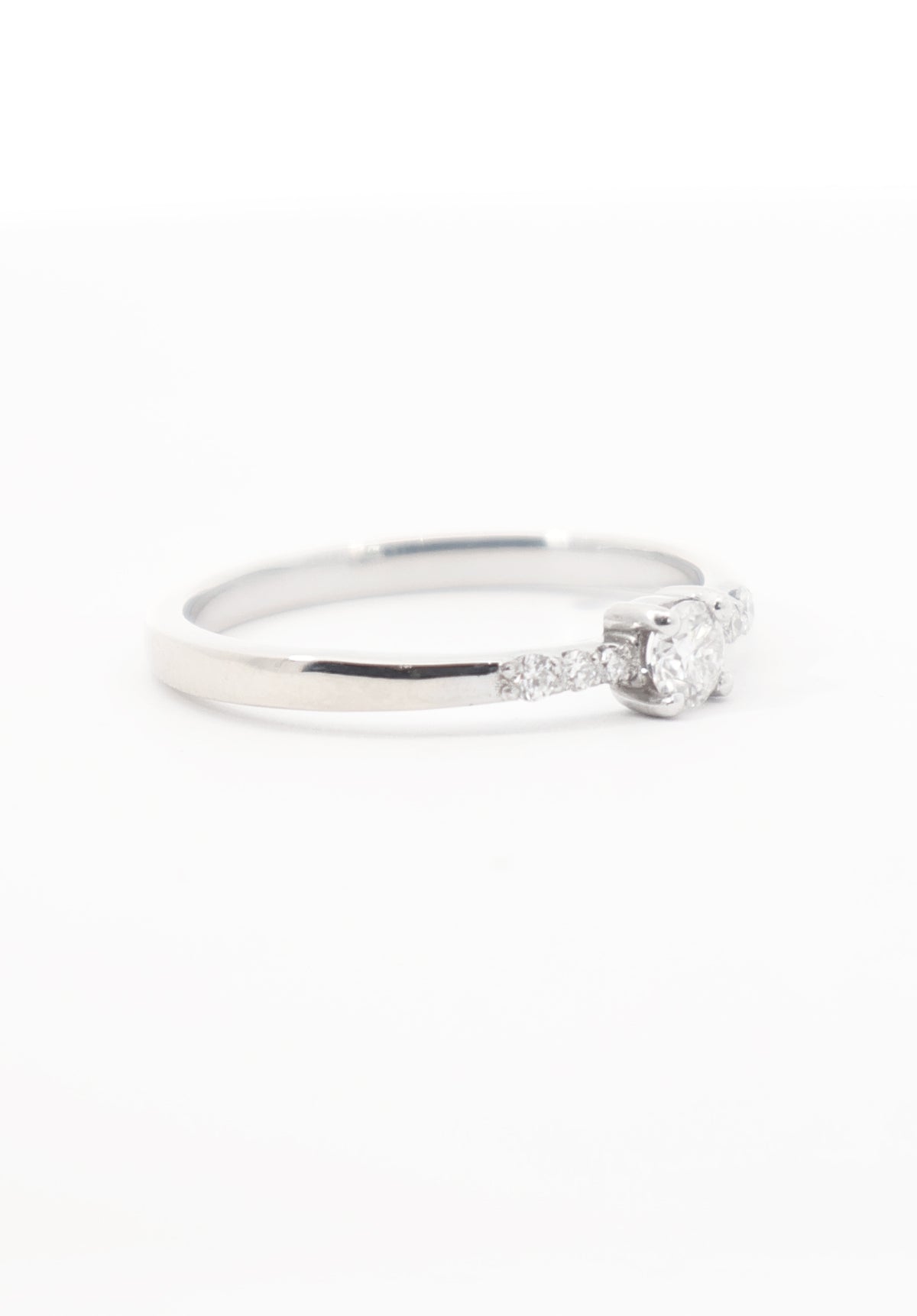 ANILLO DE COMPROMISO DIAMANTES ORO 18K