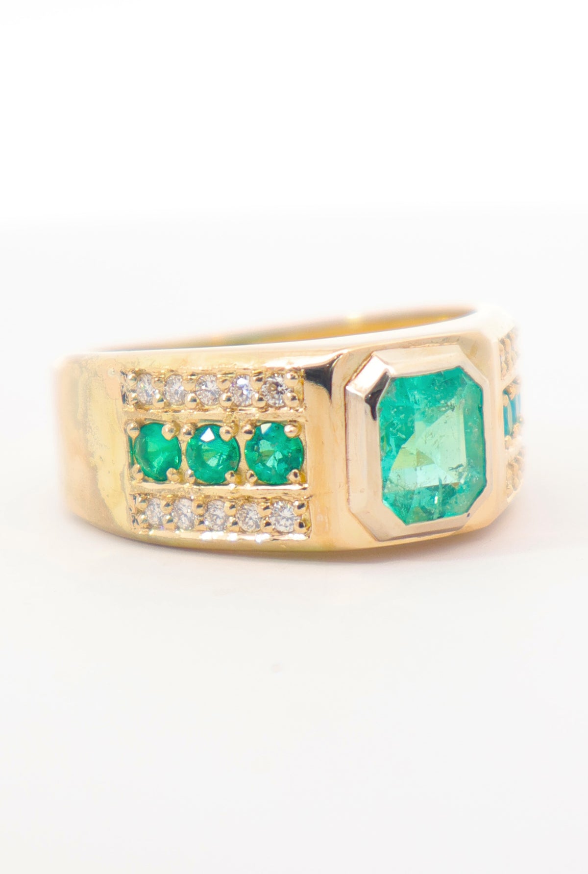 ANILLO UNICO ORO 18K ESMERALDAS NATURALES Y DIAMANTES