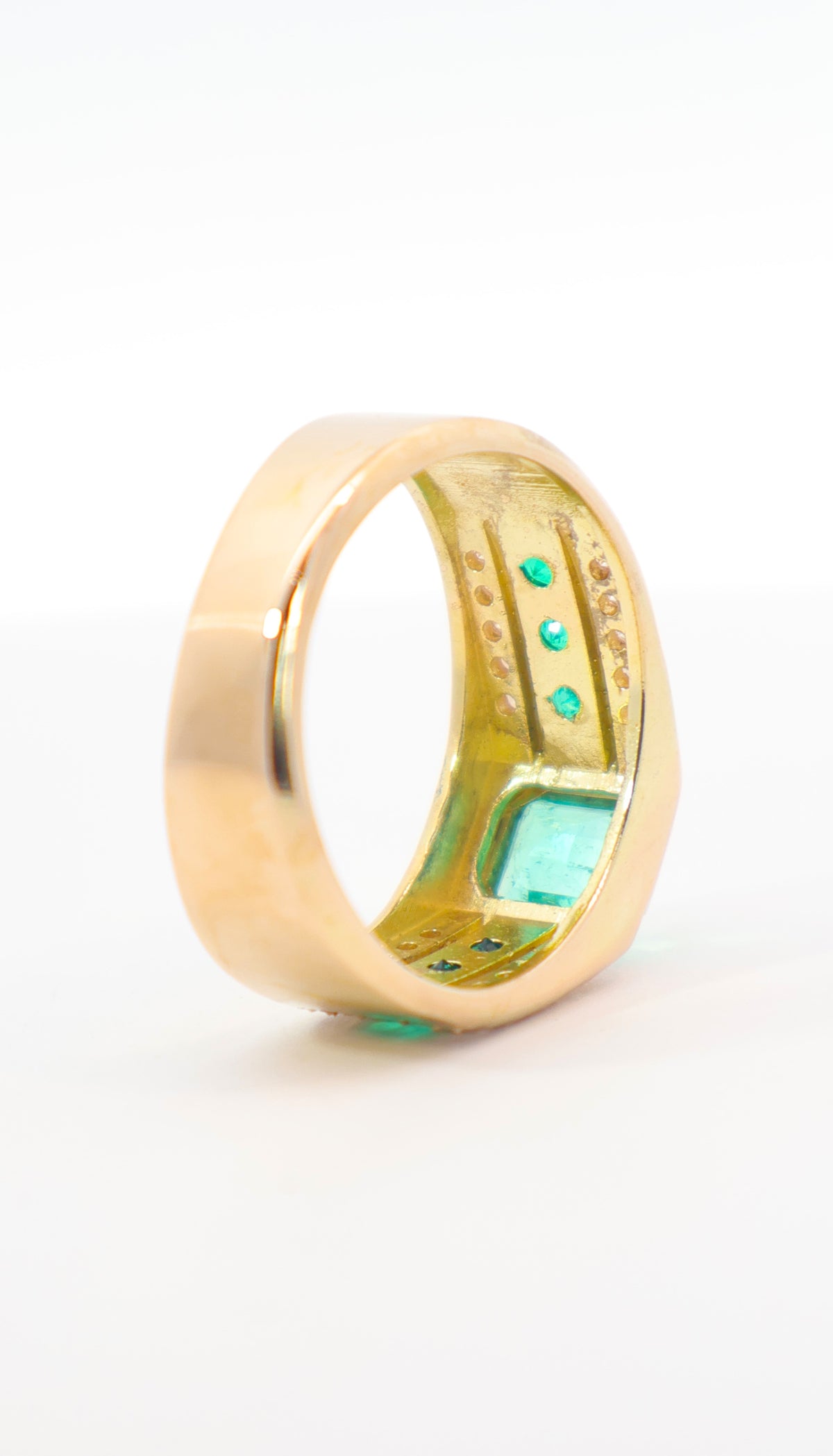 ANILLO UNICO ORO 18K ESMERALDAS NATURALES Y DIAMANTES